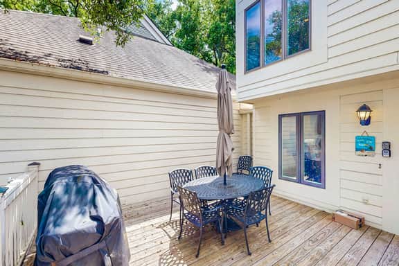 Bold villa with grill, outdoor shower & deck - by beach and Camp St. Christopher - Image 3