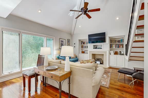 Bold villa with grill, outdoor shower & deck - by beach and Camp St. Christopher - Image 5