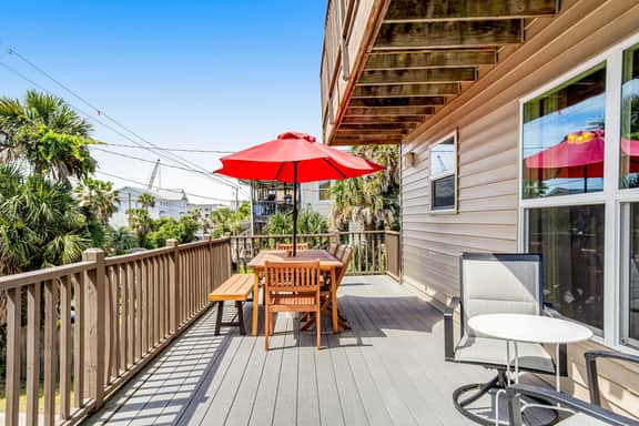 Relaxing oceanside home w/ multiple decks, outdoor shower- steps to beach access - Image 2