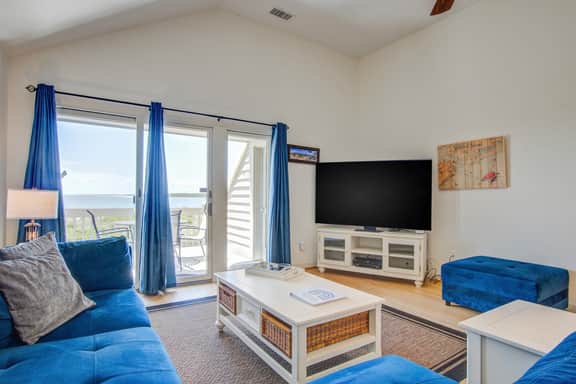 Beachfront villa with dolphin viewing deck, shared pools, tennis, golf & more - Image 5