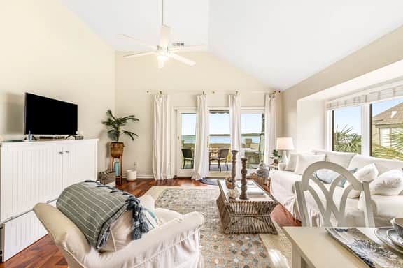 2nd floor villa with water views, lovely balcony & w/d - walk to Beach Club - Image 5