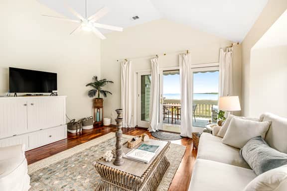 2nd floor villa with water views, lovely balcony & w/d - walk to Beach Club - Image 2