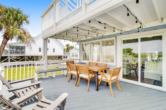 Home with Free WiFi, a Full Kitchen, Five Decks, & Amazing Marsh Views - Image 5