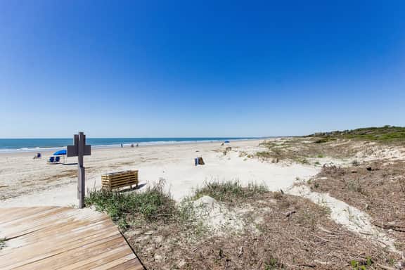 Third floor home with stunning private-deck ocean views - steps from beach - Image 4