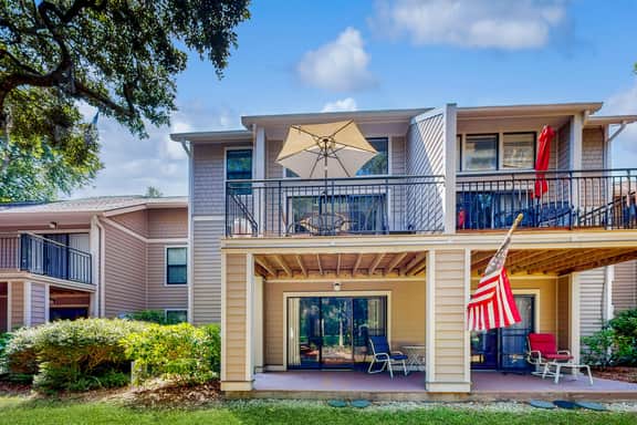Updated townhome with golf course views, pool, and tennis - Image 2