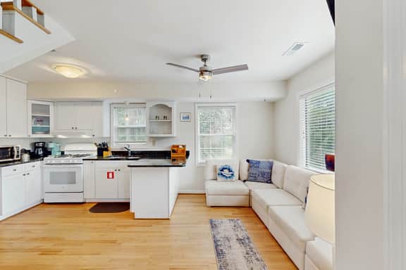 Amazing Beach Home - Image 2