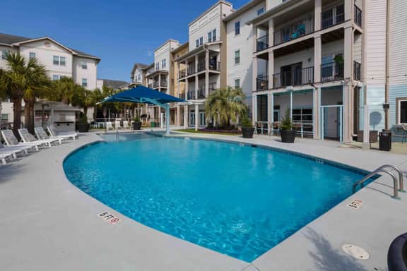 Spacious 3BR in Pet Friendly Walkable Resort with a Pool - Image 2