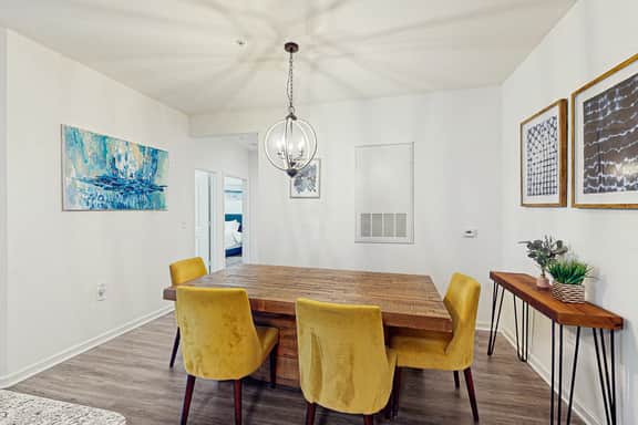 Spacious 3BR in Pet Friendly Walkable Resort with a Pool - Image 4