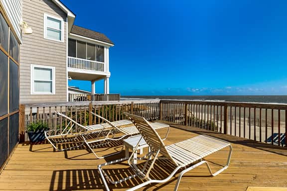 Spacious oceanfront home w/ stunning views, large deck - private access to beach - Image 2