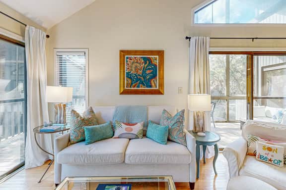 Bright, beautiful home with screened-in porch, wood flooring, & AC - dogs ok - Image 3