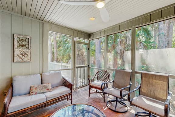 Cabin in the maritime forest with pool and golf on-site - walk to the beach - Image 3
