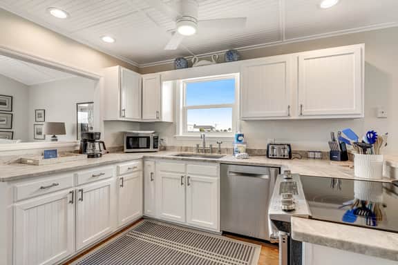 Newly renovated oceanfront home with private beach access & screened porch - Image 3