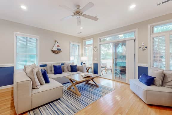 Lavish home near the beach and Charleston with pool & dock access - balcony - Image 4