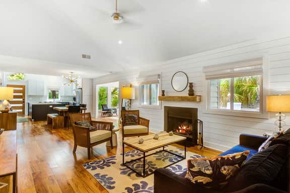 Scenic view cottage w/ skylights & Free WiFi- across the street from the beach - Image 3