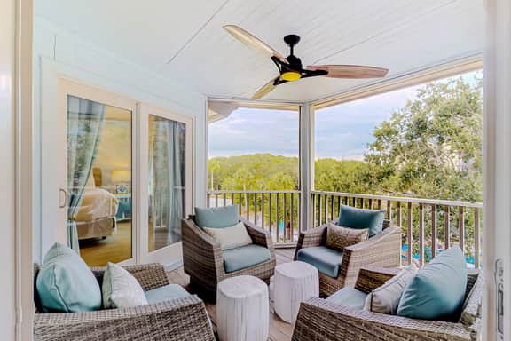 Two-story condo near beach with on-site pool & screened deck - Image 3