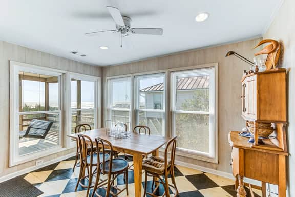 Special oceanfront home w/ stunning ocean views & private beach access - Image 5
