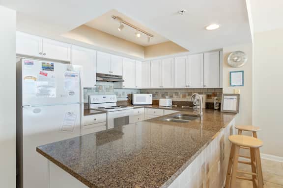 Oceanfront villa steps from the beach w/private balcony & shared pool - Image 3
