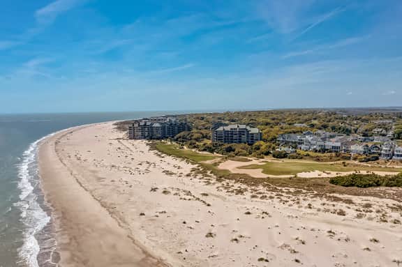 Luxury penthouse with stunning oceanfront views, 3 decks, pool & hot tub - Image 4