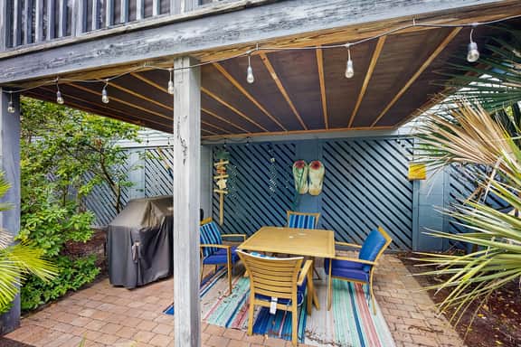 Peaceful Isle of Palms escape with grill and patio - Image 2