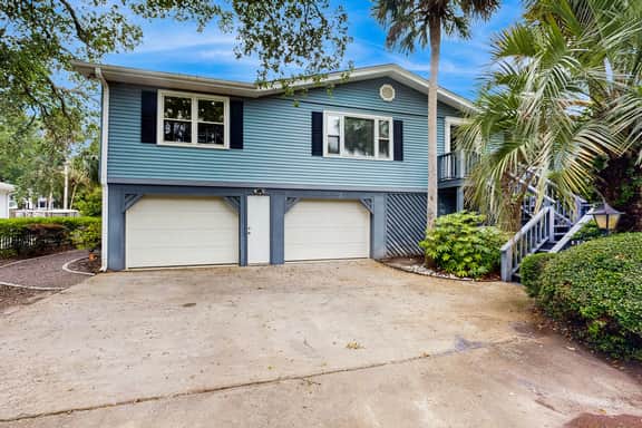 Peaceful Isle of Palms escape with grill and patio - Image 4