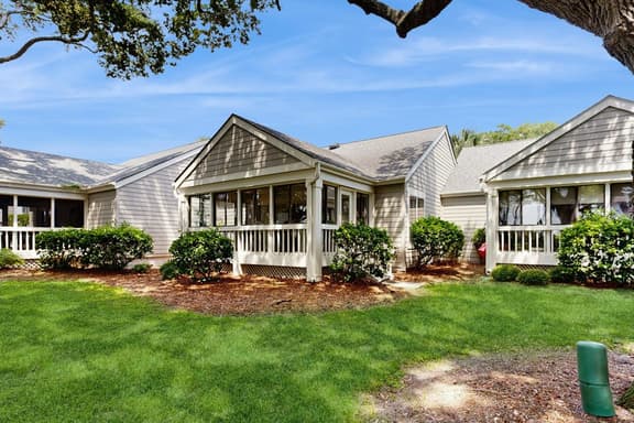 First-floor villa overlooking the Ocean Winds golf course 18th fairway