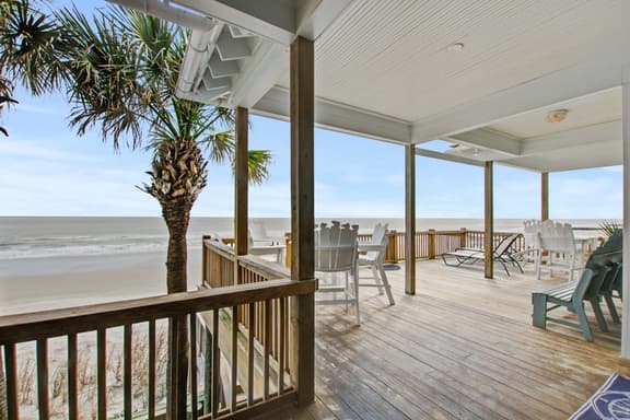 Luxury, Dog-Friendly, Oceanfront Home on Folly Beach