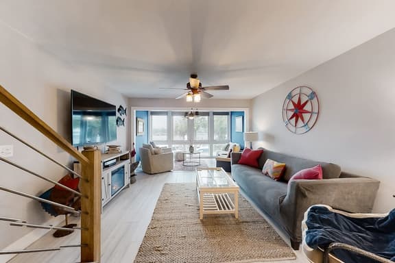 Riverfront condo with great river view, pool & tennis - close to beach & town