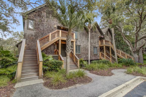 Second-floor villa with great lagoon views - steps from the beach