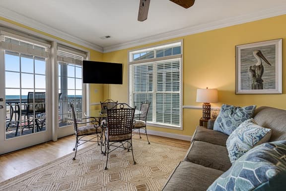 Third-floor condo with views of the ocean & shared pool